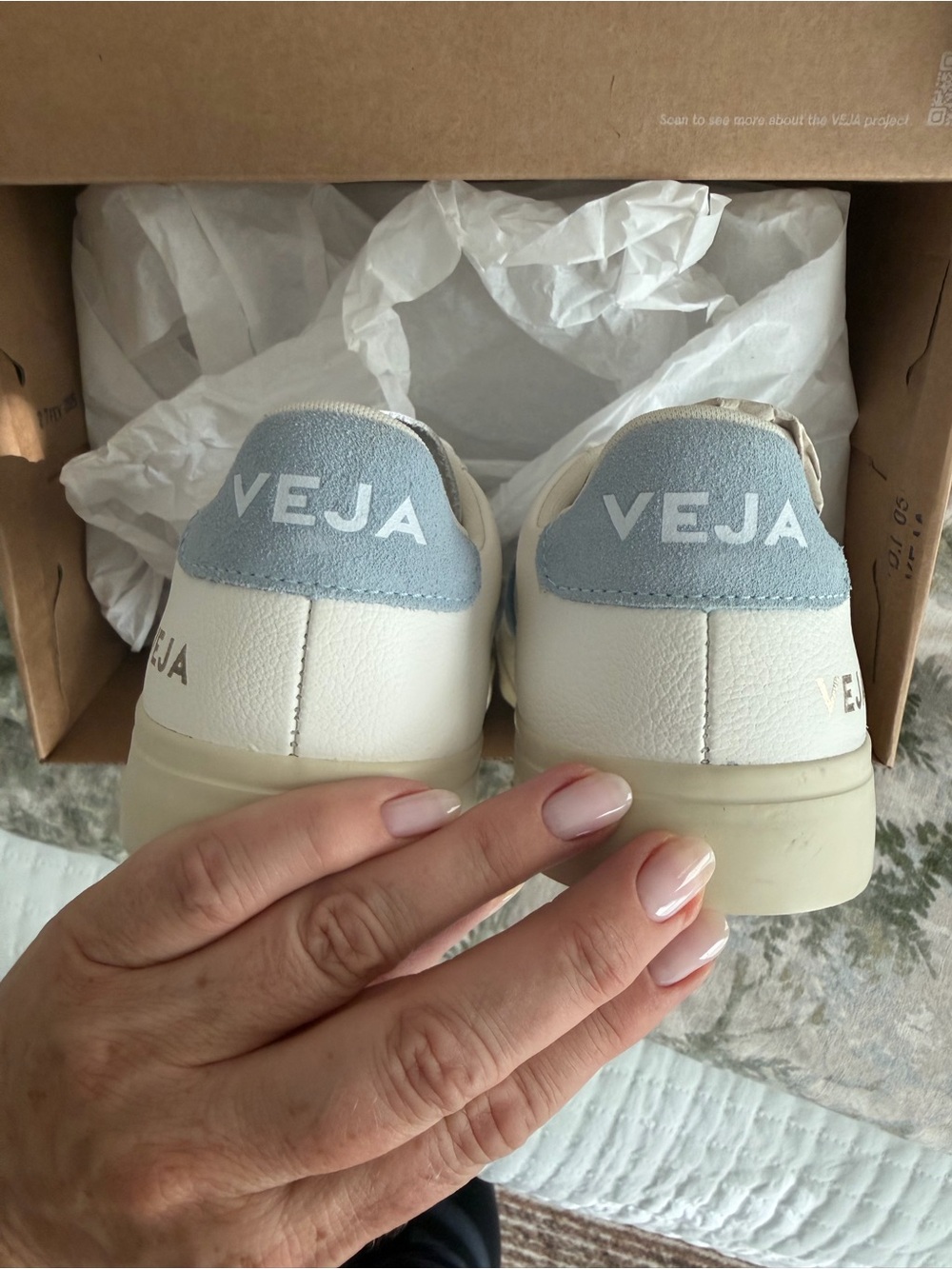 Veja Campo Sneakers in White with Light Blue V - Picture 6 of 7